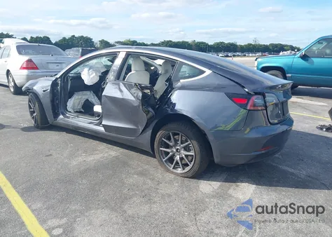 2020 Tesla Model 3 Long Range Dual Motor All-Wheel Drive z USA, uszkodzony, nr VIN 5YJ3E1EB9LF628577